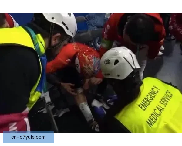 武大靖喊接着滑孙龙带伤拼终点