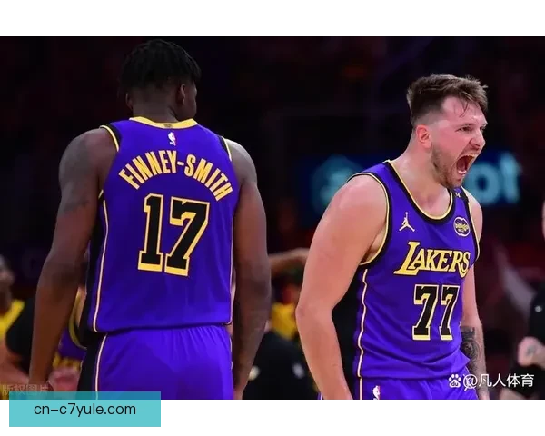 东契奇三双助力独行侠升第4 湖人完胜森林狼